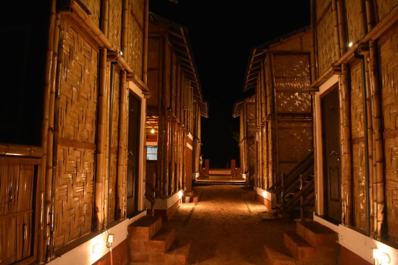 Chivarin Resorts Mālvan Екстериор снимка