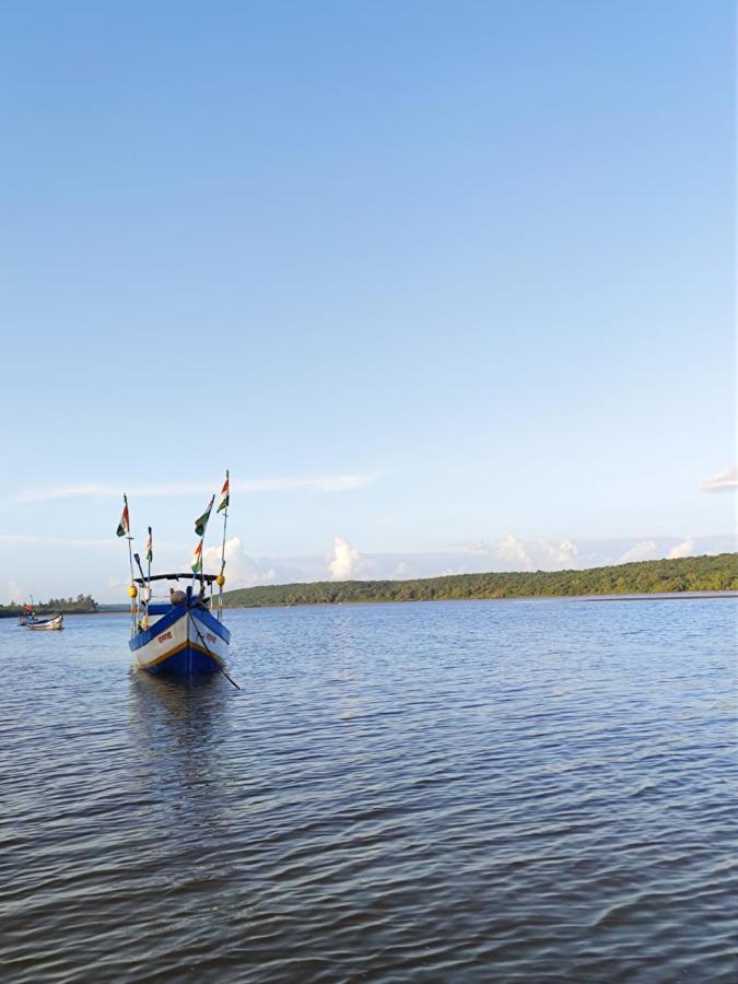 Chivarin Resorts Mālvan Екстериор снимка