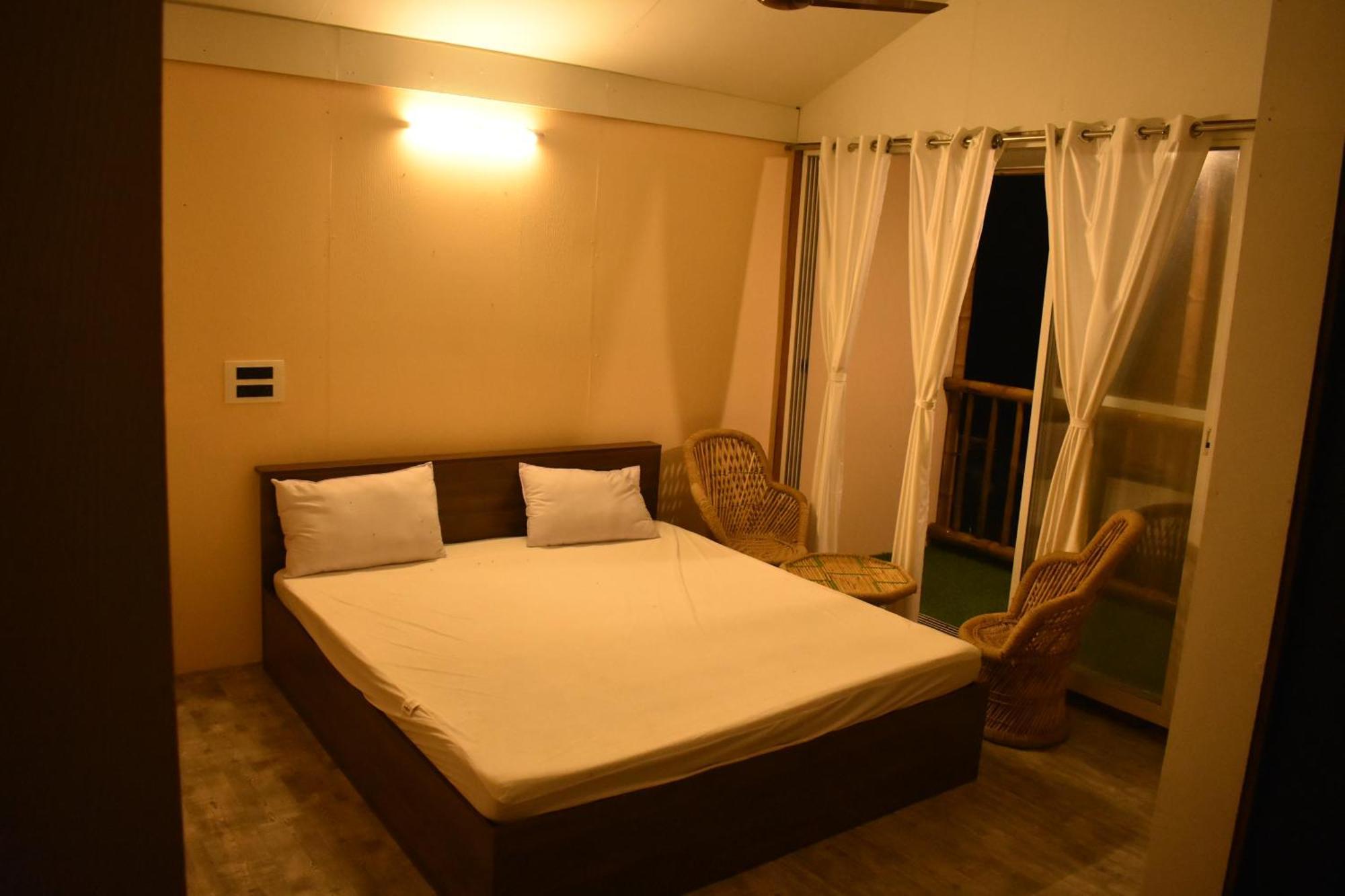 Chivarin Resorts Mālvan Стая снимка